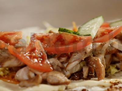 Šavarma su vištiena, pekino kopūstais ir adžika Žingsnis 8