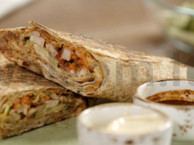 Šavarma su vištiena, pekino kopūstais ir adžika pagrindine nuotrauka