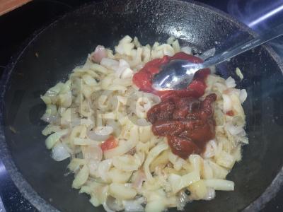 Mėsos kukuliai pomidorų padaže su svogūnais Žingsnis 3