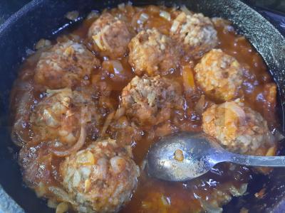 Mėsos kukuliai pomidorų padaže su svogūnais Žingsnis 5