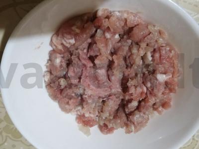 Blynai "Raganos" iš bulvių ir maltos kiaulienos Žingsnis 2