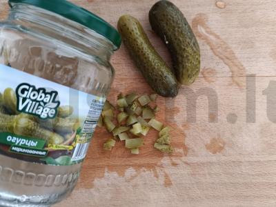 Okroška su marinuotais agurkais Žingsnis 5
