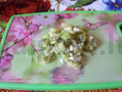 Salotos su kiviais ir krabų lazdelėmis Žingsnis 1