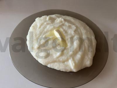 Manų košė su kondensuotu pienu ir sviestu pagrindine nuotrauka