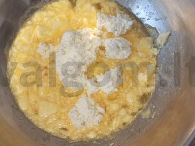 Grietinėlės ir išrūgų keksiukai Žingsnis 3