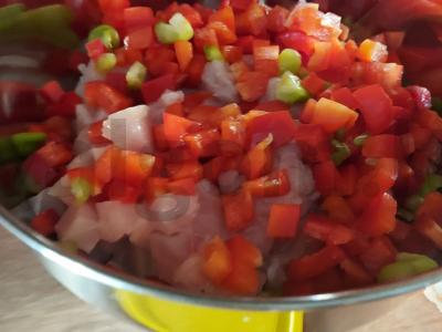 Smulkinti vištienos kotletai su daržovėmis Žingsnis 2