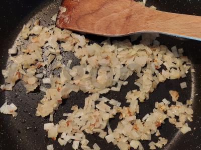 Smulkinti vištienos kotletai su daržovėmis Žingsnis 3