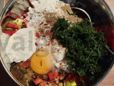 Smulkinti vištienos kotletai su daržovėmis Žingsnis 4