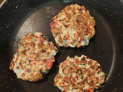 Smulkinti vištienos kotletai su daržovėmis Žingsnis 6