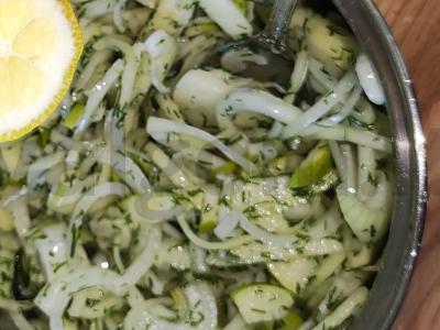 Marinuoti svogūnai su obuoliais Žingsnis 4