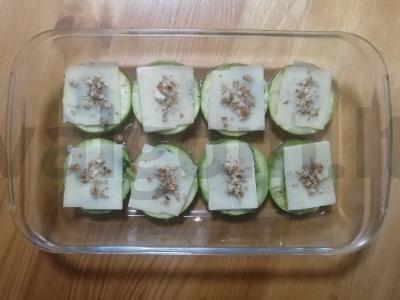 Cukinija, kepta su sūriu ir riešutais Žingsnis 3