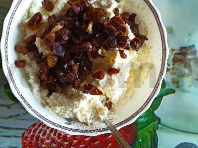 Velykos be kepinių su šokolado ir vanilės varškės šokoladu su džiovintais vaisiais Žingsnis 3