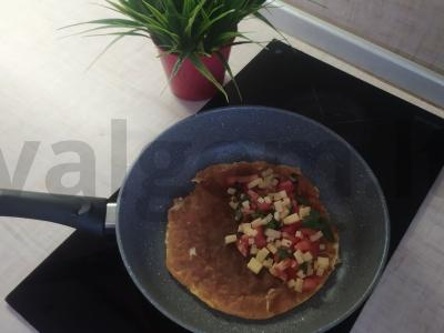 Avižiniai blynai su sūrio ir pomidorų įdaru Žingsnis 3