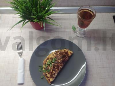 Avižiniai blynai su sūrio ir pomidorų įdaru pagrindine nuotrauka