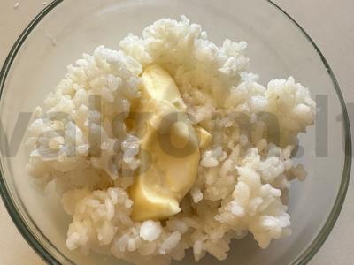 Ryžių košė su kondensuotu pienu pagrindine nuotrauka