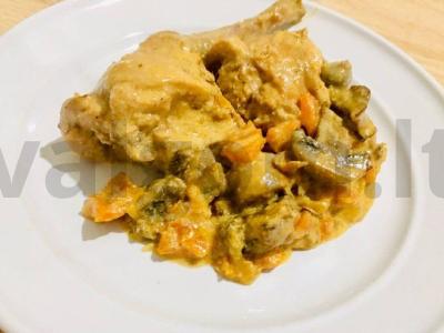 Kvapni triušiena su garstyčiomis, tarkūnu, baltuoju vynu, prieskoniais ir grybais pagrindine nuotrauka