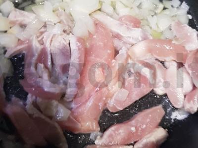 Salotos su kepta vištiena ir grybais Žingsnis 1