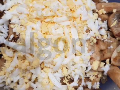 Salotos su kepta vištiena ir grybais Žingsnis 3