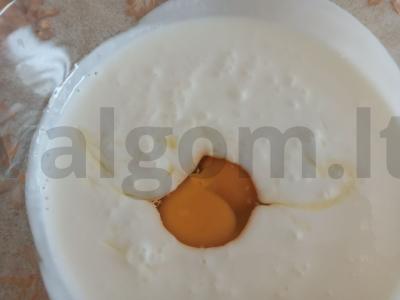 Blyneliai ant kefyro ir verdančio vandens Žingsnis 1