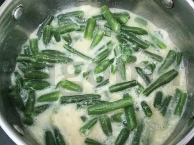 Pupelių troškinys su kiaušiniais Žingsnis 6