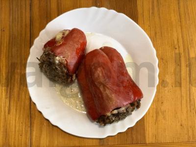 Kepti įdaryti pipirai su kefyro padažu pagrindine nuotrauka