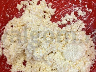 Namų sūrio pyragėliai su manų kruopomis Žingsnis 4