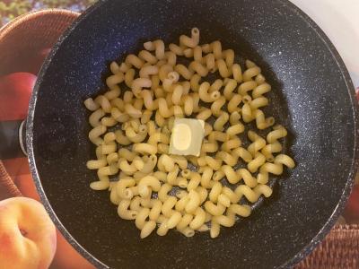 Makaronai su kalakutienos filė ir keptomis pievagrybėmis Žingsnis 6