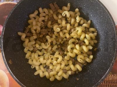 Makaronai su kalakutienos filė ir keptomis pievagrybėmis Žingsnis 8