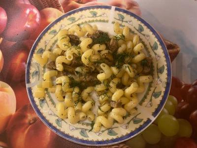 Makaronai su kalakutienos filė ir keptomis pievagrybėmis pagrindine nuotrauka