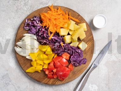 Daržovių troškinys su raudonaisiais kopūstais Žingsnis 1