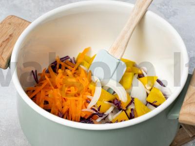 Daržovių troškinys su raudonaisiais kopūstais Žingsnis 2