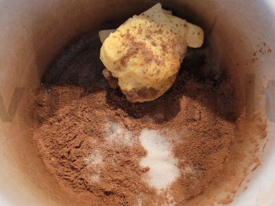 Karamelinis sūrio pyragas su bananais Žingsnis 1