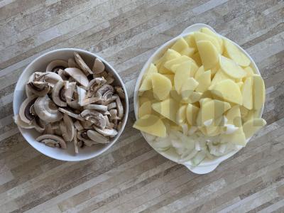 Keptos bulvės su pievagrybiais Žingsnis 1