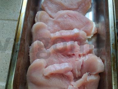 Keptas kalakutienos filė su krienų marinatu Žingsnis 1