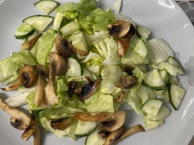 Salotos su daržovėmis, pievagrybiais ir vištienos filė Žingsnis 2