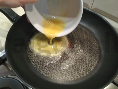 Avokado ir kiaušinių pusryčiai Žingsnis 2