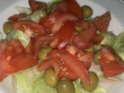 Salotos su vištiena ir alyvuogėmis Žingsnis 3