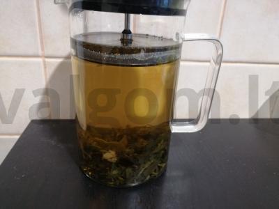 Arbata su melisa pagrindine nuotrauka