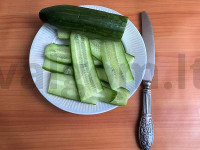 Sproatų, sūrio ir šviežių agurkų sumuštiniai Žingsnis 3