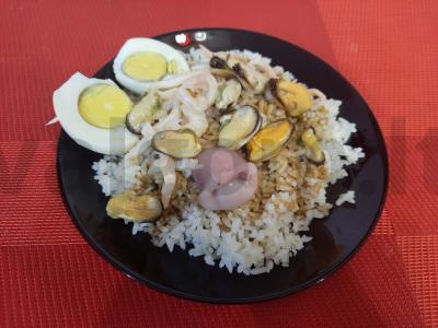 Ryžiai su jūros kokteiliu pagrindine nuotrauka