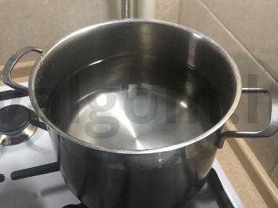 Žiemos vitaminų kompotas su obuoliais ir uogomis Žingsnis 1