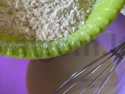 Ruginės miltų cinnabons Žingsnis 6