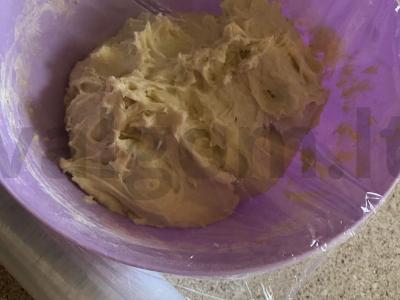 Ruginės miltų cinnabons Žingsnis 7