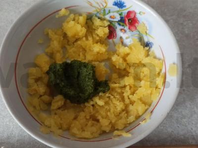 Šiltas sumuštinis su bulvėmis ir pomidorais Žingsnis 2