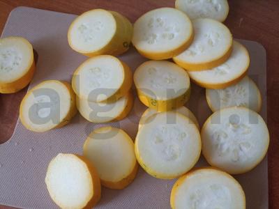 Geltonosios cukinijos su pomidorais ir sūriu Žingsnis 1