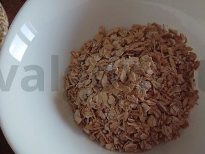 Avižiniai dribsniai su juodosiomis serbentėmis Žingsnis 1