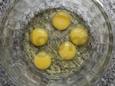 Aromatingas migdolų pyragas su apelsinų natomis Žingsnis 2