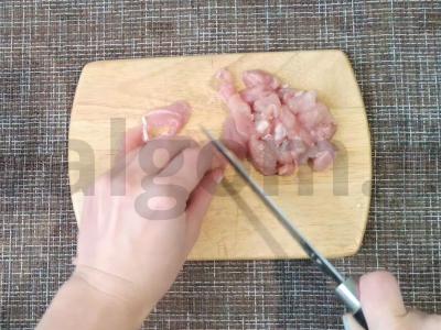 Vištienos blynai su svogūnais ir žalumynais Žingsnis 1