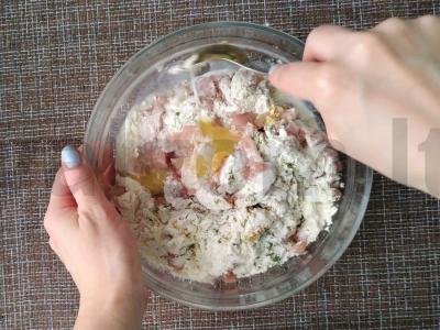 Vištienos blynai su svogūnais ir žalumynais Žingsnis 3