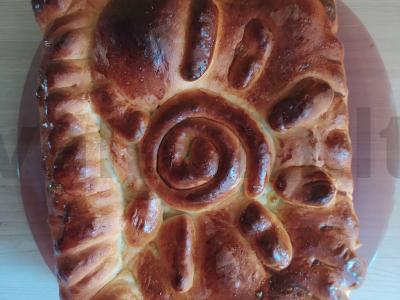 Pyragas su kalakutiena ir bulvėmis pagrindine nuotrauka